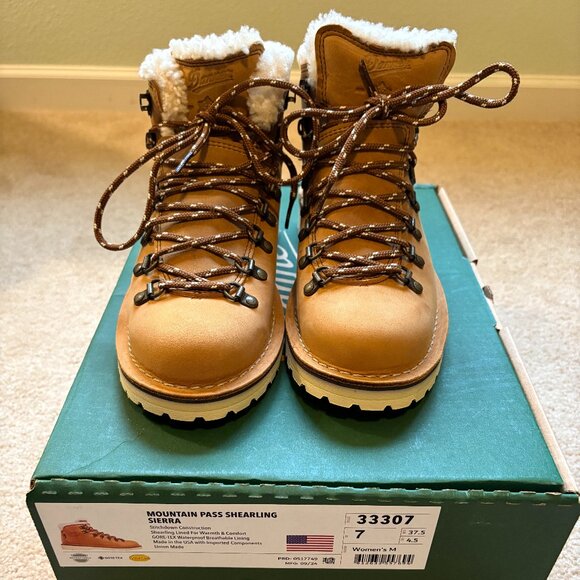 DANNER Women's Mountain Pass Shearling - Picture 2 of 2